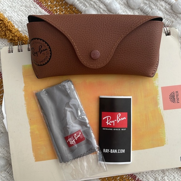 Erika Classic Ray-Bans - Picture 4 of 7